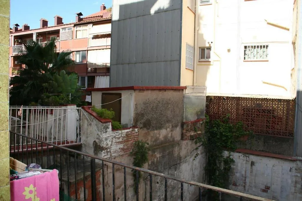 Rustic 2 Bedroom Apartment Poble Sec Barselona