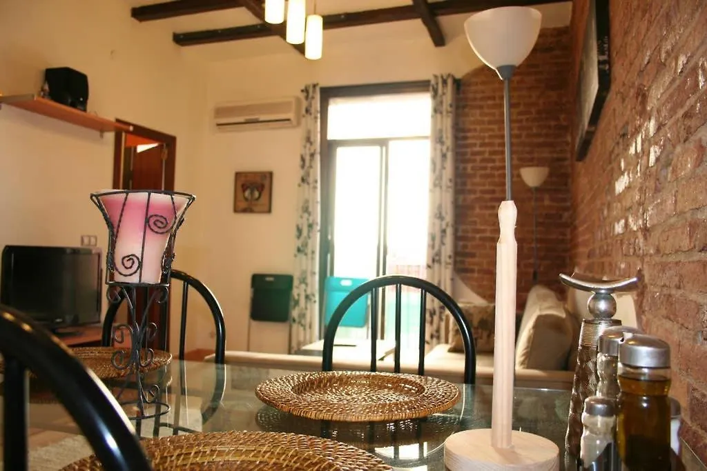 Rustic 2 Bedroom Apartment Poble Sec Barselona