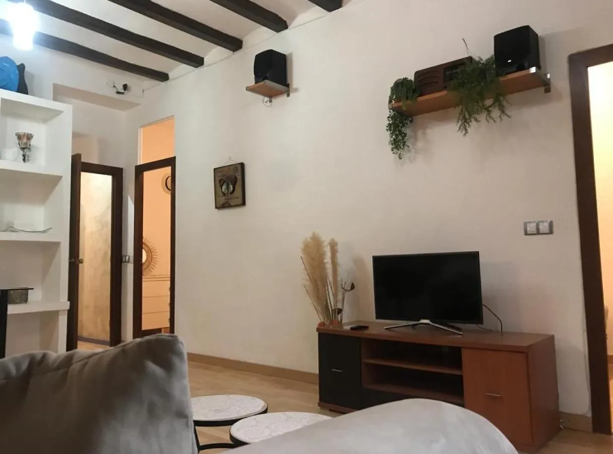 Rustic 2 Bedroom Apartment Poble Sec Barselona İspanya